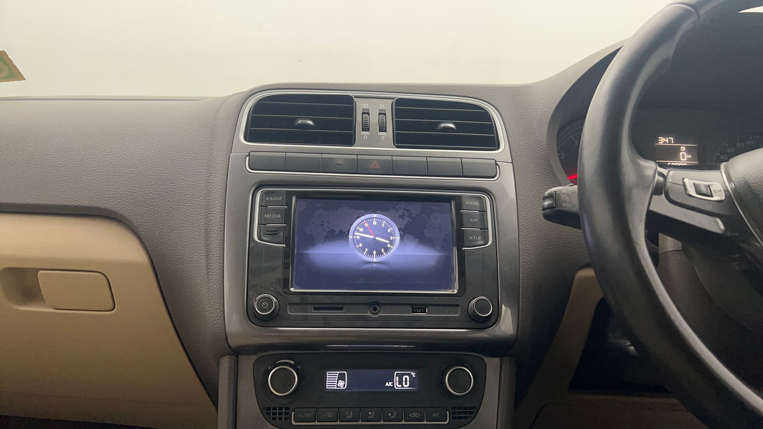 Used 2019 Volkswagen Vento Highline 1.6 (P) Petrol Manual top_features Integrated (in-dash) music system