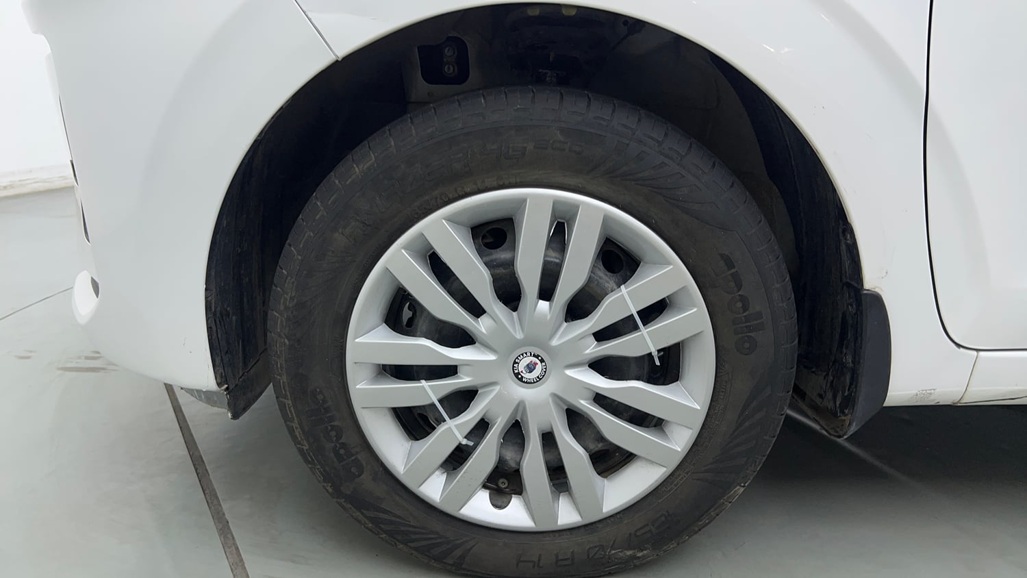 Used 2026 Hyundai Grand i10 Nios Sportz 1.2 Hy-CNG Duo Cng Manual tyres LEFT FRONT TYRE RIM VIEW