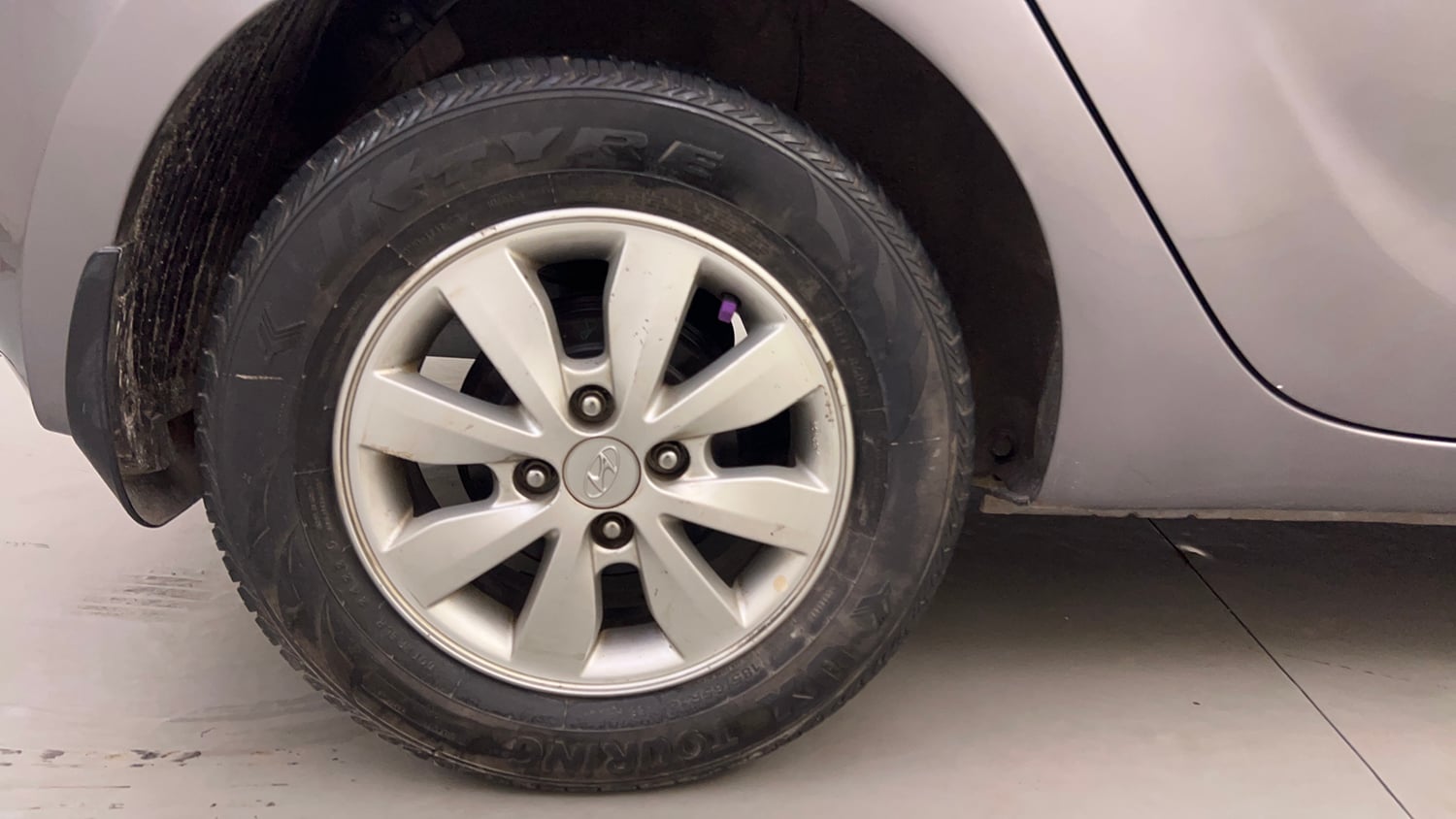 Used 2014 Hyundai i20 Sportz 1.2 Petrol Manual tyres RIGHT REAR TYRE RIM VIEW