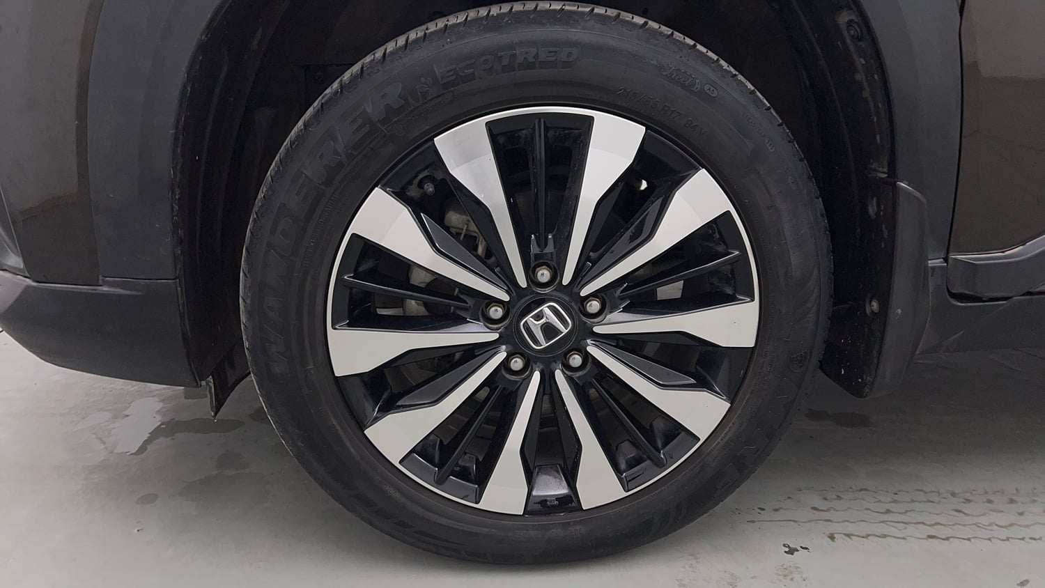 Used 2024 Honda Elevate ZX CVT Petrol Automatic tyres LEFT FRONT TYRE RIM VIEW