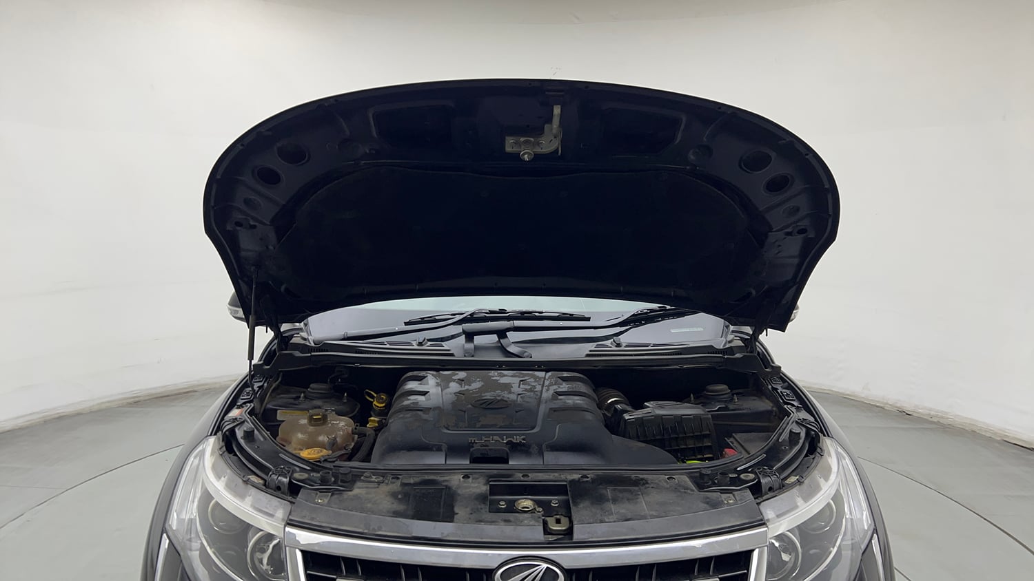 Used 2019 Mahindra XUV500 W5 Diesel Manual engine ENGINE & BONNET OPEN FRONT VIEW