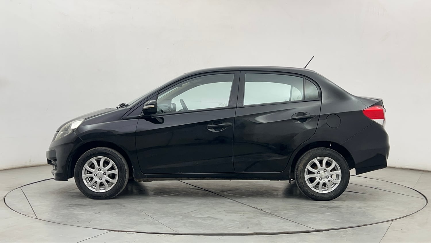 Used 2014 Honda Amaze 1.2 VX i-VTEC Petrol Manual exterior LEFT SIDE VIEW