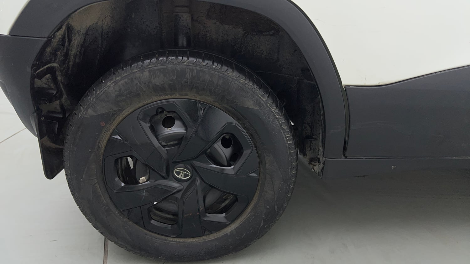 Used 2023 Tata Punch Adventure MT Petrol Manual tyres RIGHT REAR TYRE RIM VIEW