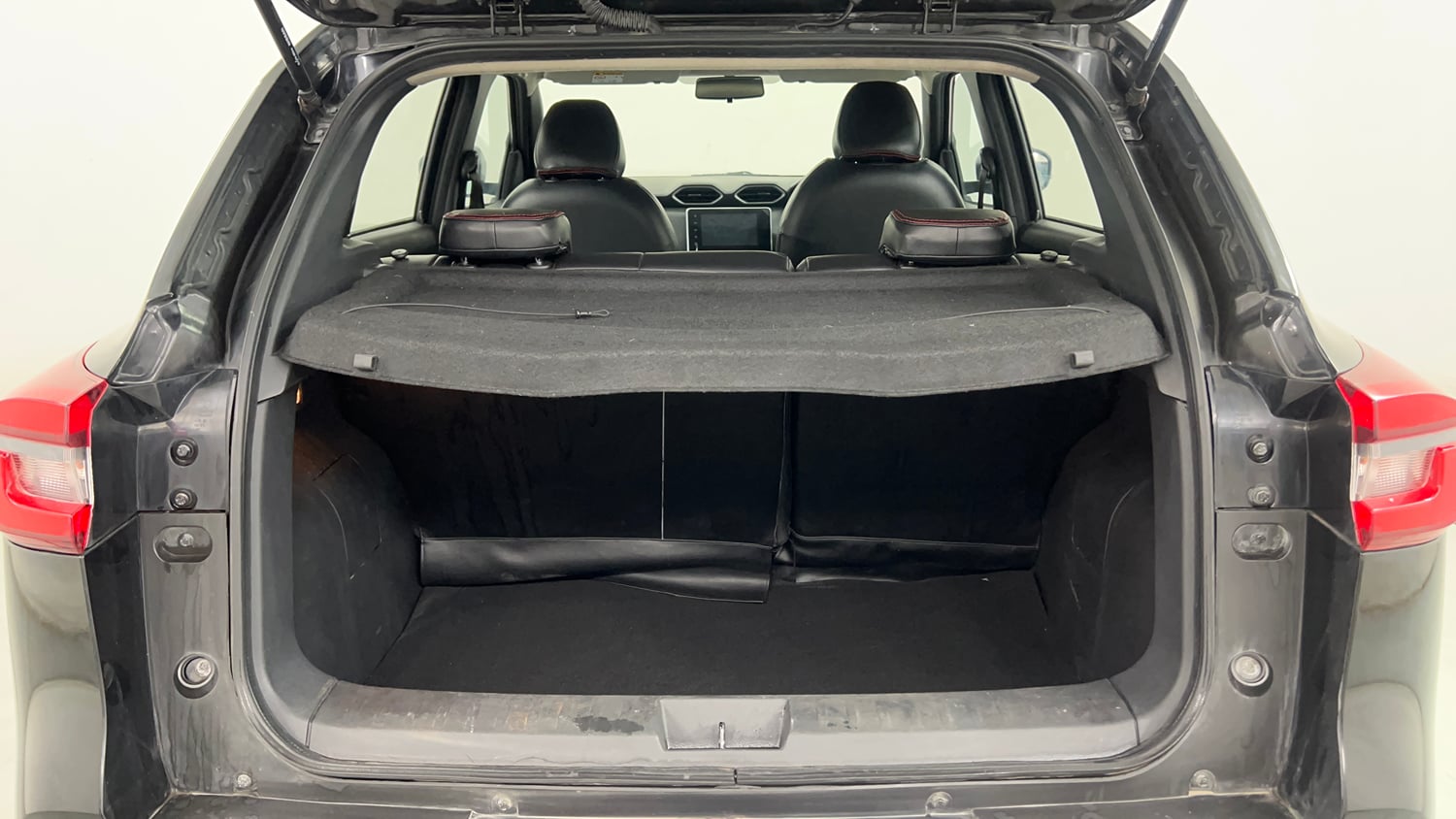 Used 2024 Nissan Magnite XV Premium Turbo CVT Petrol Automatic interior DICKY INSIDE VIEW