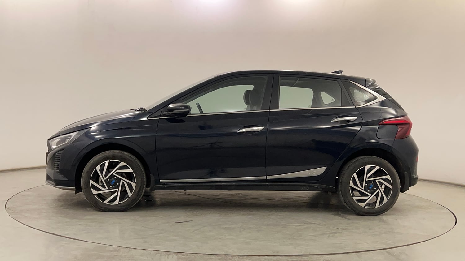 Used 2023 Hyundai New i20 Asta (O) 1.2 IVT Petrol Automatic exterior LEFT SIDE VIEW