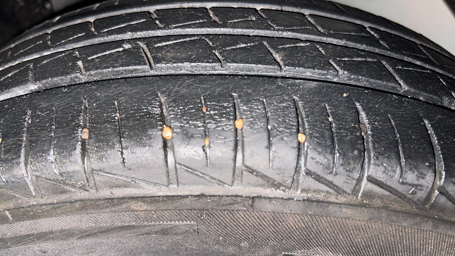 Used 2023 Maruti Suzuki Alto 800 VXi Petrol Manual tyres LEFT REAR TYRE TREAD VIEW