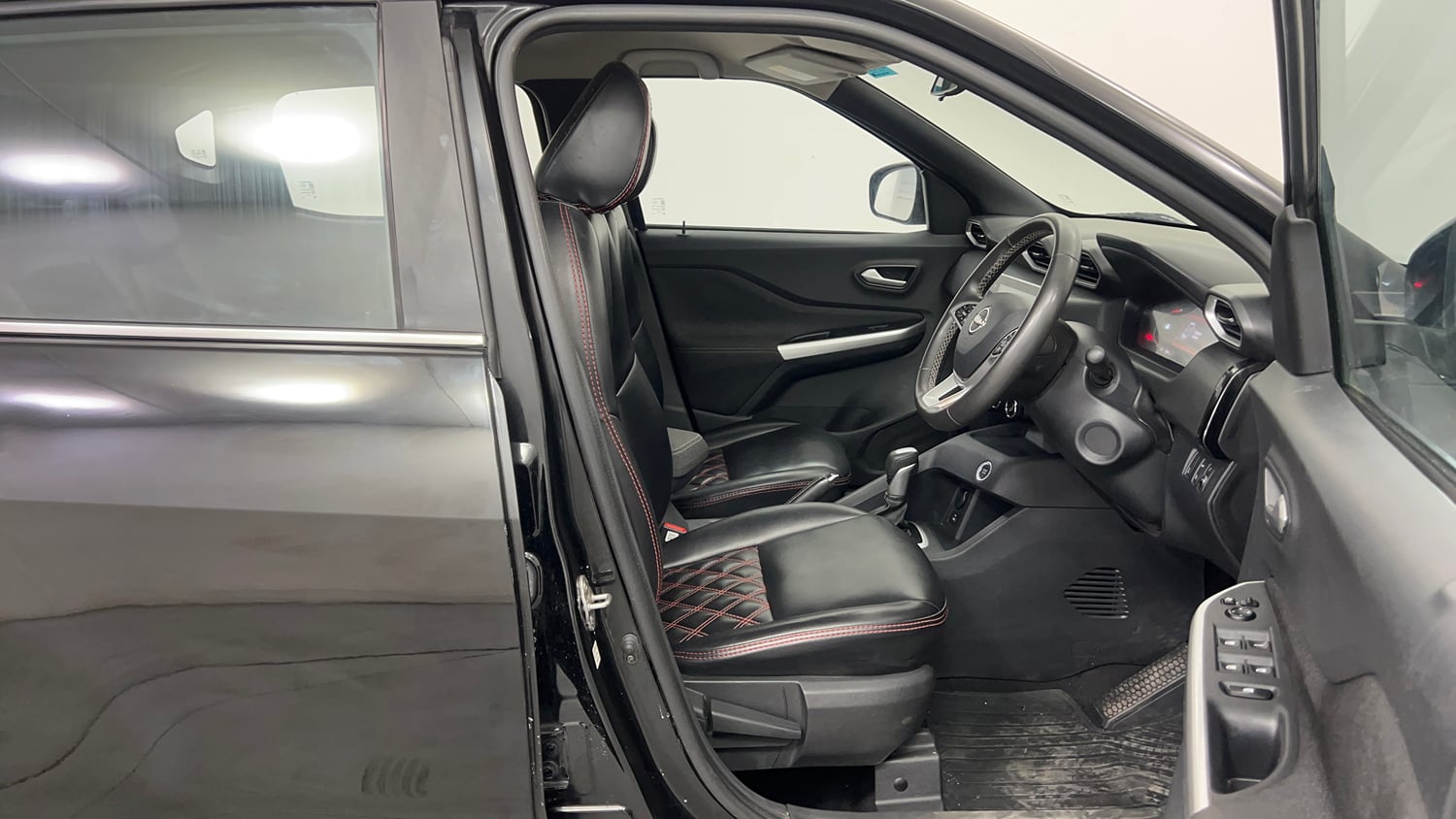 Used 2024 Nissan Magnite XV Premium Turbo CVT Petrol Automatic interior RIGHT SIDE FRONT DOOR CABIN VIEW