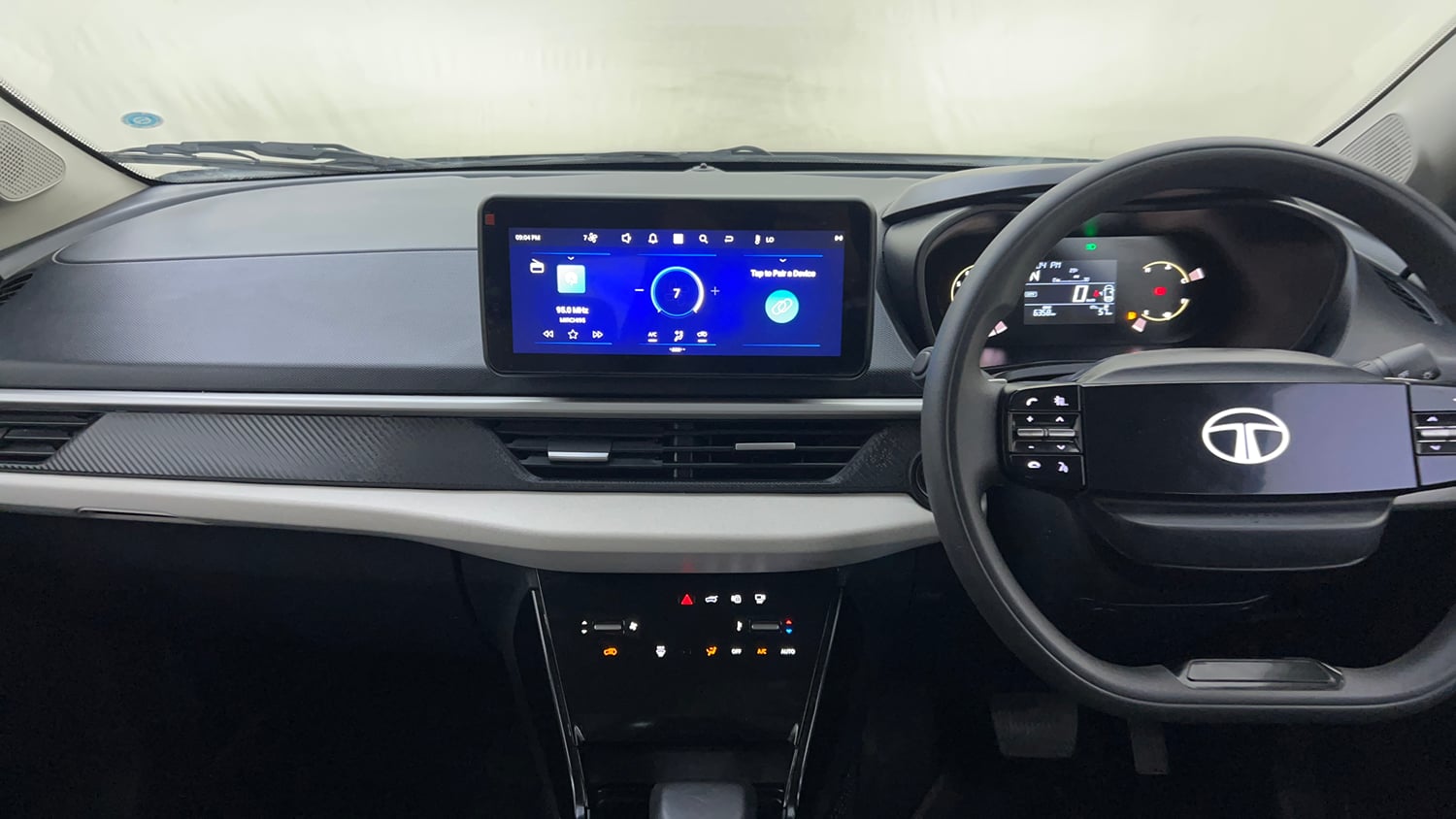 Used 2025 Tata Nexon Creative 1.2 Petrol 6AMT Petrol Automatic interior MUSIC SYSTEM & AC CONTROL VIEW