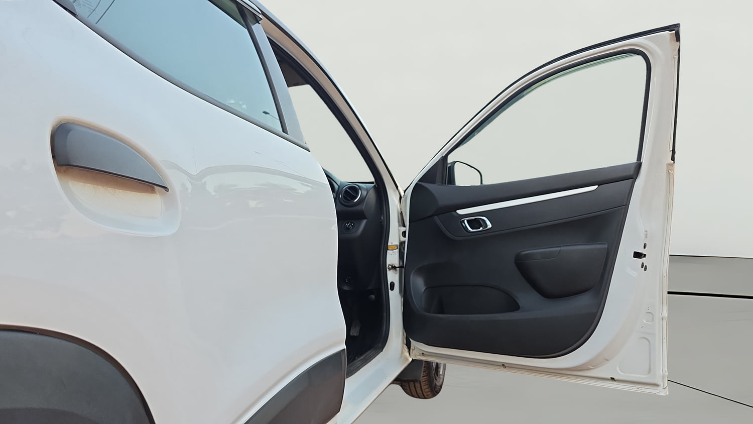 Used 2022 Renault Kwid CLIMBER Petrol Manual interior RIGHT FRONT DOOR OPEN VIEW