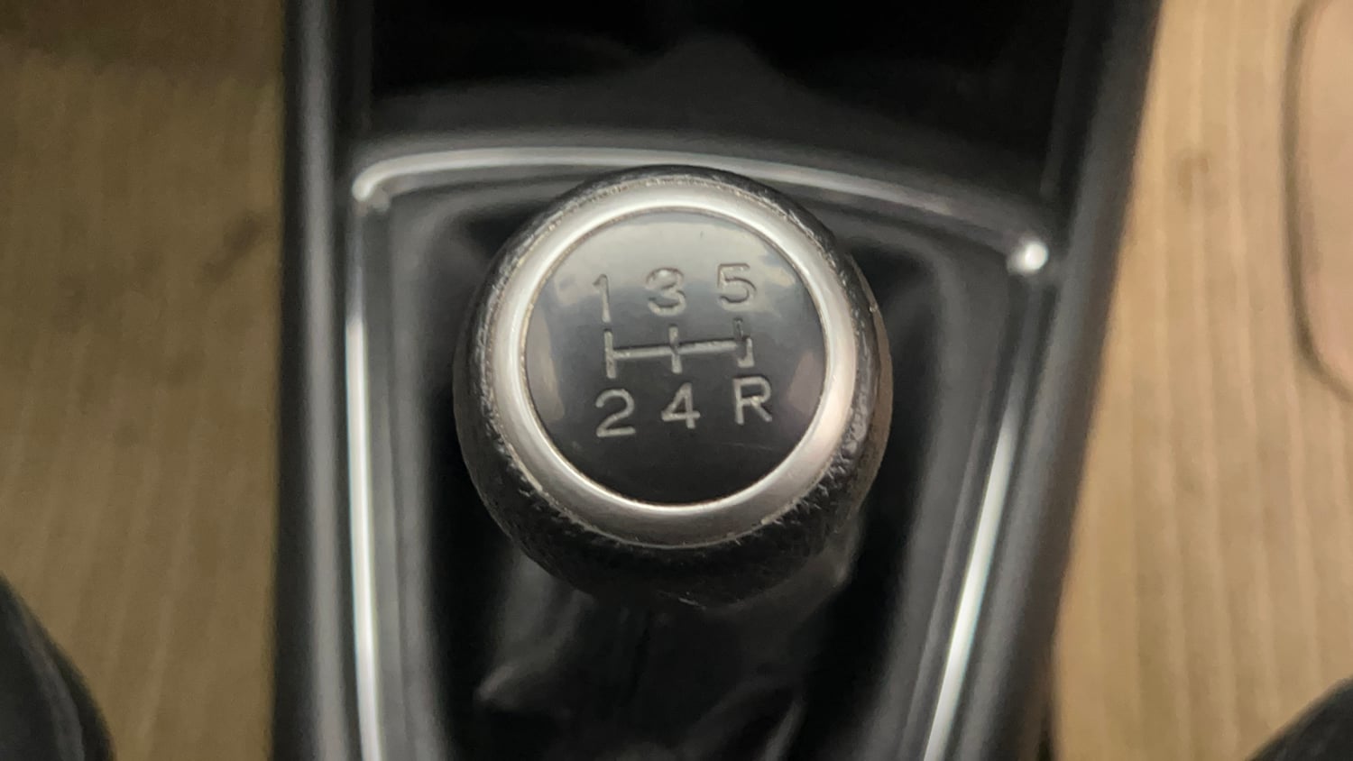 Used 2022 Honda Amaze VX MT 1.2 Petrol Petrol Manual interior GEAR  KNOB VIEW