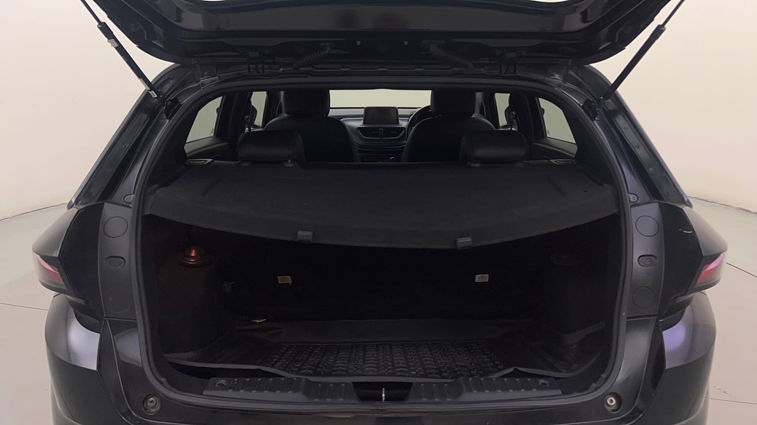 Used 2022 Tata Altroz XZ Plus i-Turbo Petrol Dark Edition Petrol Manual interior DICKY INSIDE VIEW