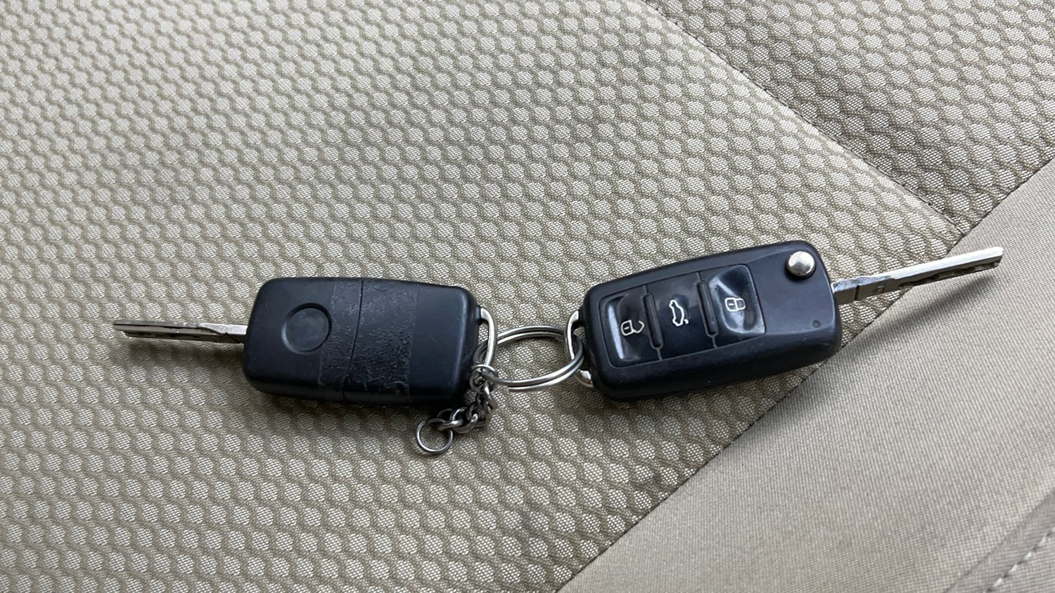 Used 2015 Volkswagen Polo Highline1.2L (P) Petrol Manual extra CAR KEY VIEW