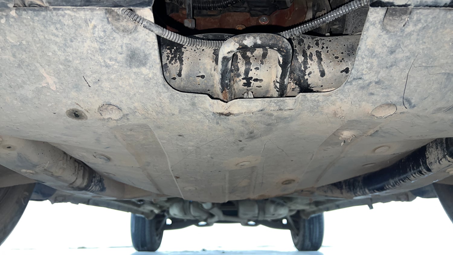Used 2019 Mahindra XUV500 W5 Diesel Manual extra FRONT LEFT UNDERBODY VIEW