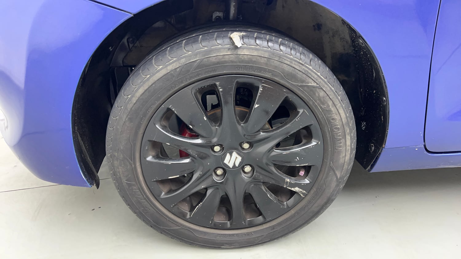 Used 2017 Maruti Suzuki Baleno Alpha 1.2 Petrol Manual tyres LEFT FRONT TYRE RIM VIEW