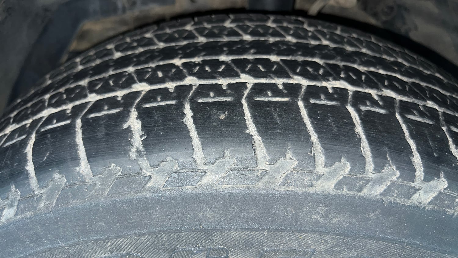 Used 2019 Mahindra XUV500 W5 Diesel Manual tyres LEFT FRONT TYRE TREAD VIEW