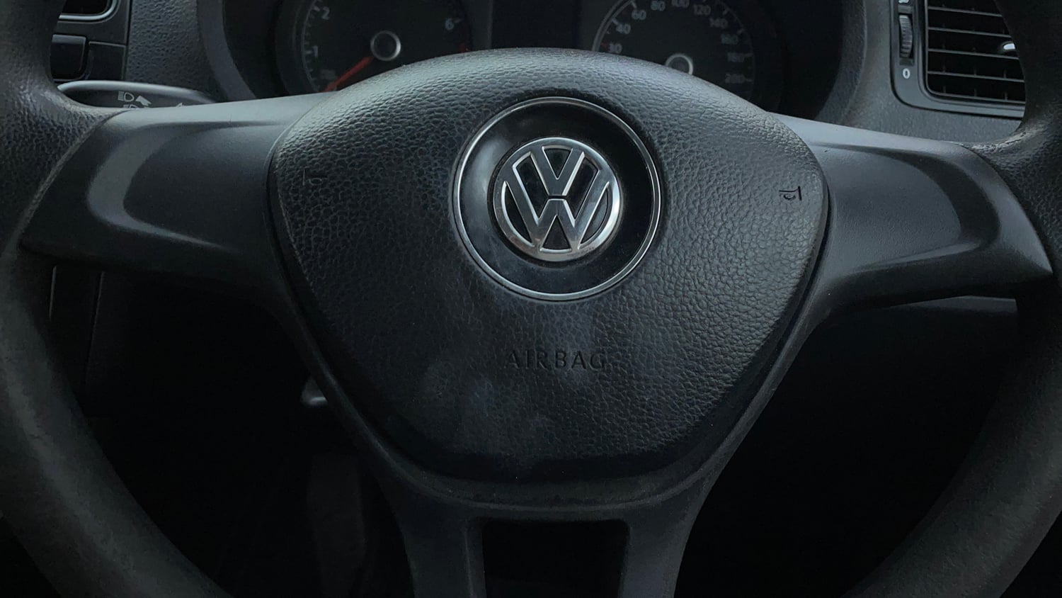 Used 2014 Volkswagen Polo Comfortline 1.2L (P) Petrol Manual top_features Airbags