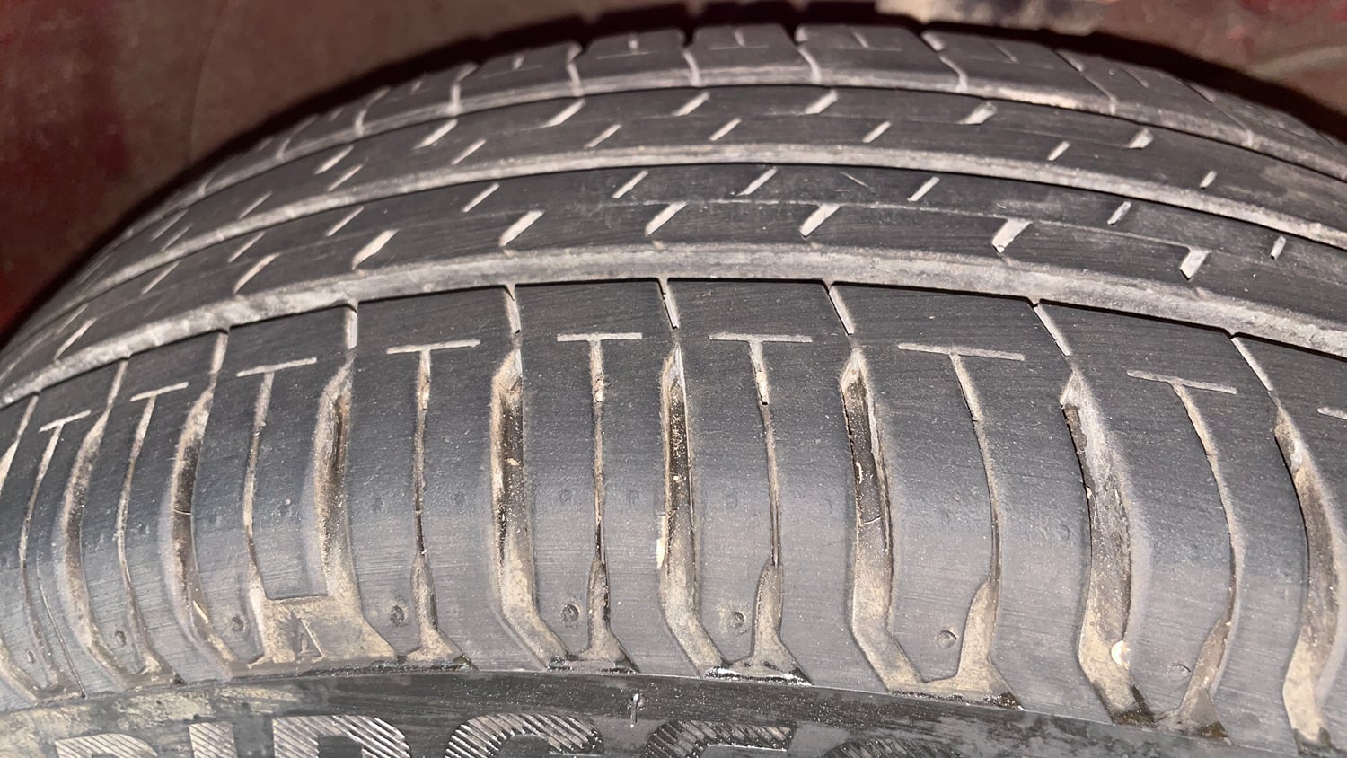 Used 2024 Maruti Suzuki Swift ZXi Plus Dual Tone AMT Petrol Automatic tyres RIGHT FRONT TYRE TREAD VIEW