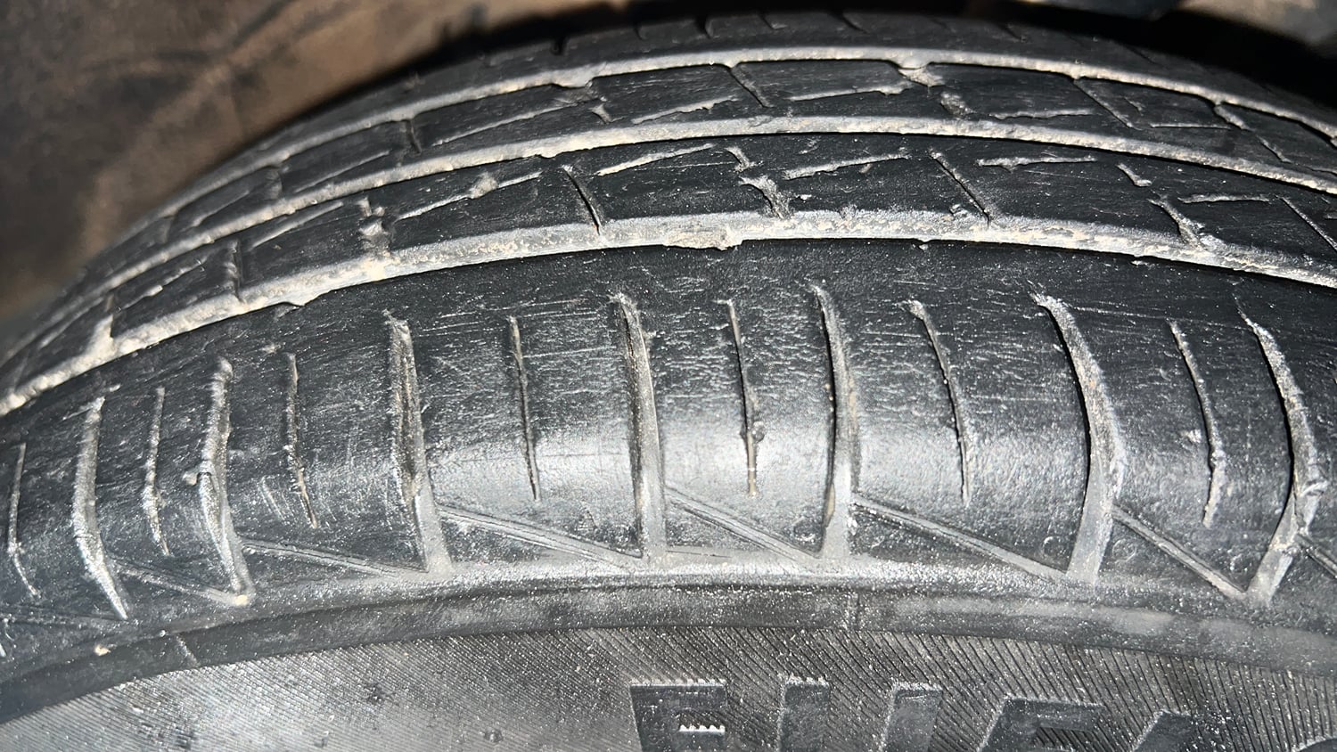 Used 2021 Maruti Suzuki Alto 800 LXi (O) Petrol Manual tyres RIGHT FRONT TYRE TREAD VIEW