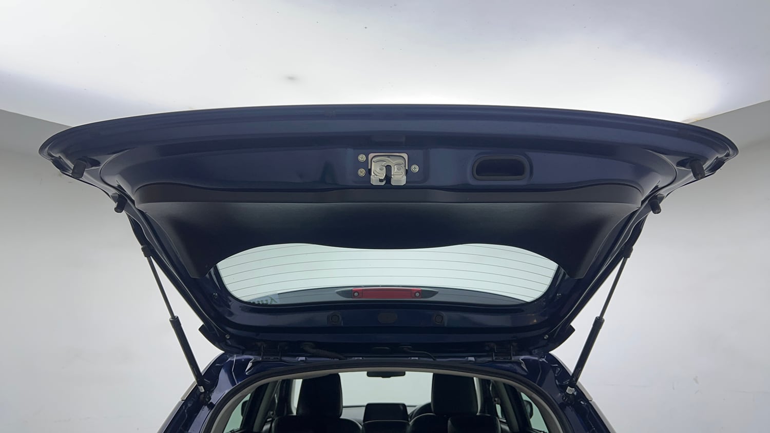 Used 2023 Maruti Suzuki Grand Vitara Zeta Plus Intelligent Hybrid eCVT Hybrid Automatic interior DICKY DOOR OPEN VIEW