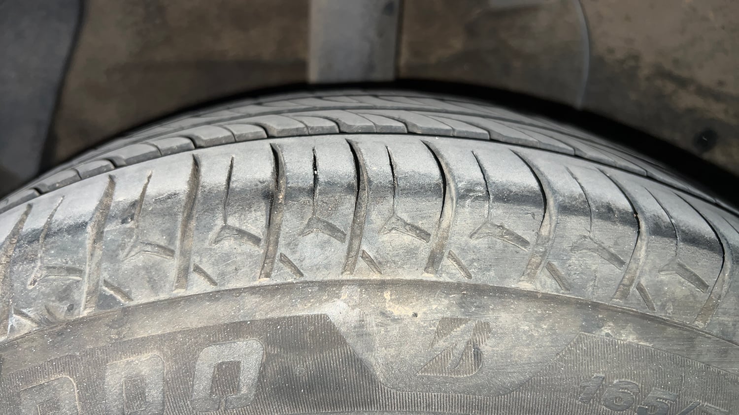 Used 2016 Hyundai Xcent SX 1.1 CRDi Diesel Manual tyres RIGHT REAR TYRE TREAD VIEW
