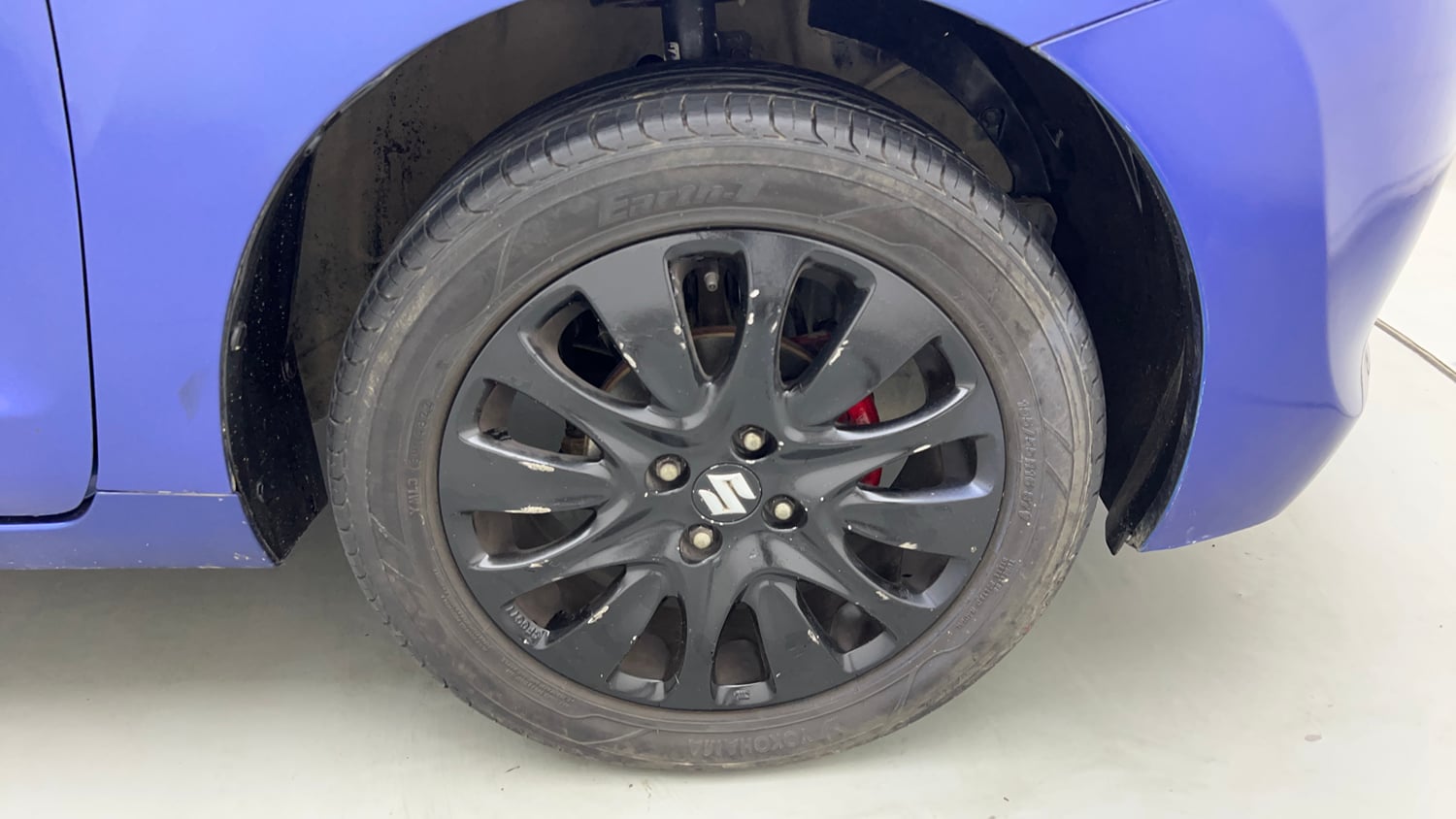 Used 2017 Maruti Suzuki Baleno Alpha 1.2 Petrol Manual tyres RIGHT FRONT TYRE RIM VIEW