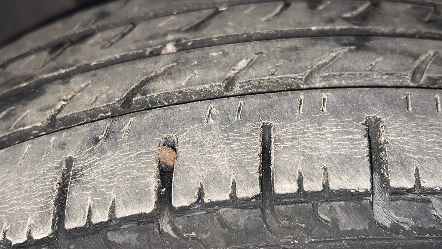 Used 2016 Honda Brio S MT Petrol Manual tyres LEFT FRONT TYRE TREAD VIEW