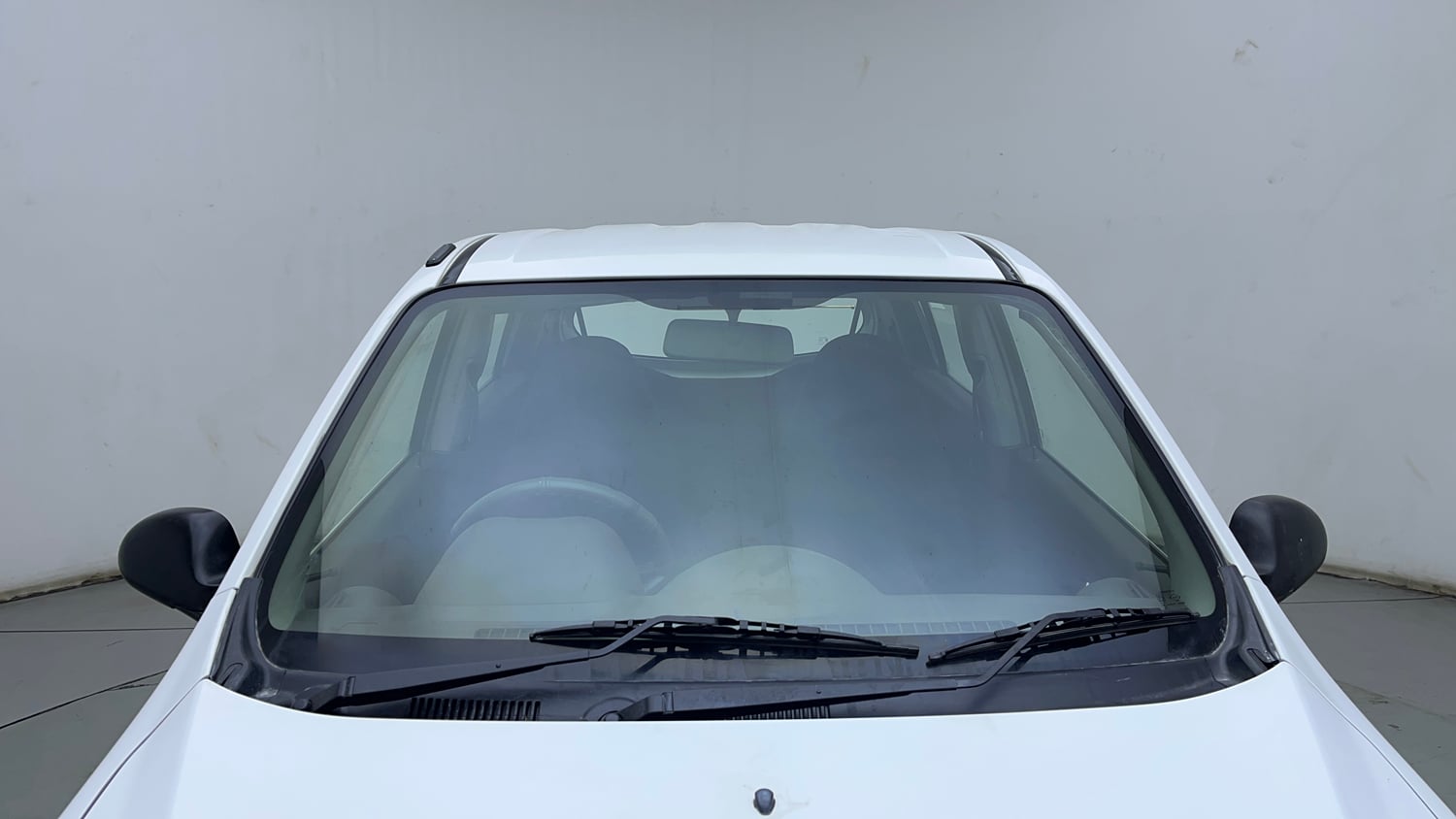 Used 2013 Maruti Suzuki Alto 800 Lxi Petrol Manual exterior FRONT WINDSHIELD VIEW