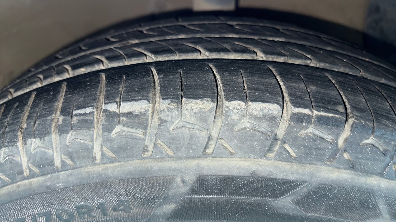 Used 2018 Hyundai Xcent SX Petrol Manual tyres RIGHT FRONT TYRE TREAD VIEW