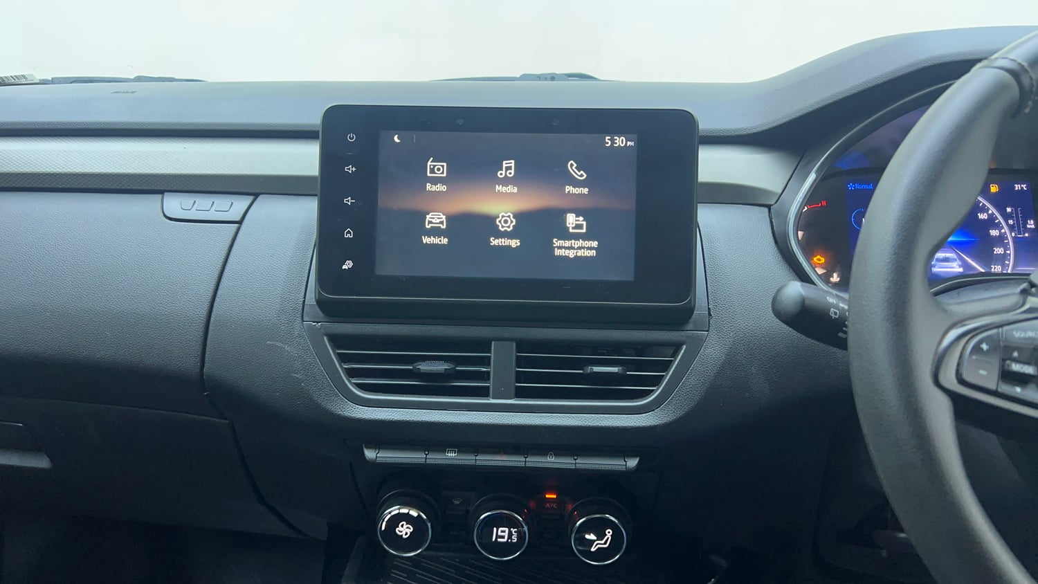 Used 2021 Renault Kiger RXZ Turbo CVT Petrol Automatic top_features Integrated (in-dash) music system
