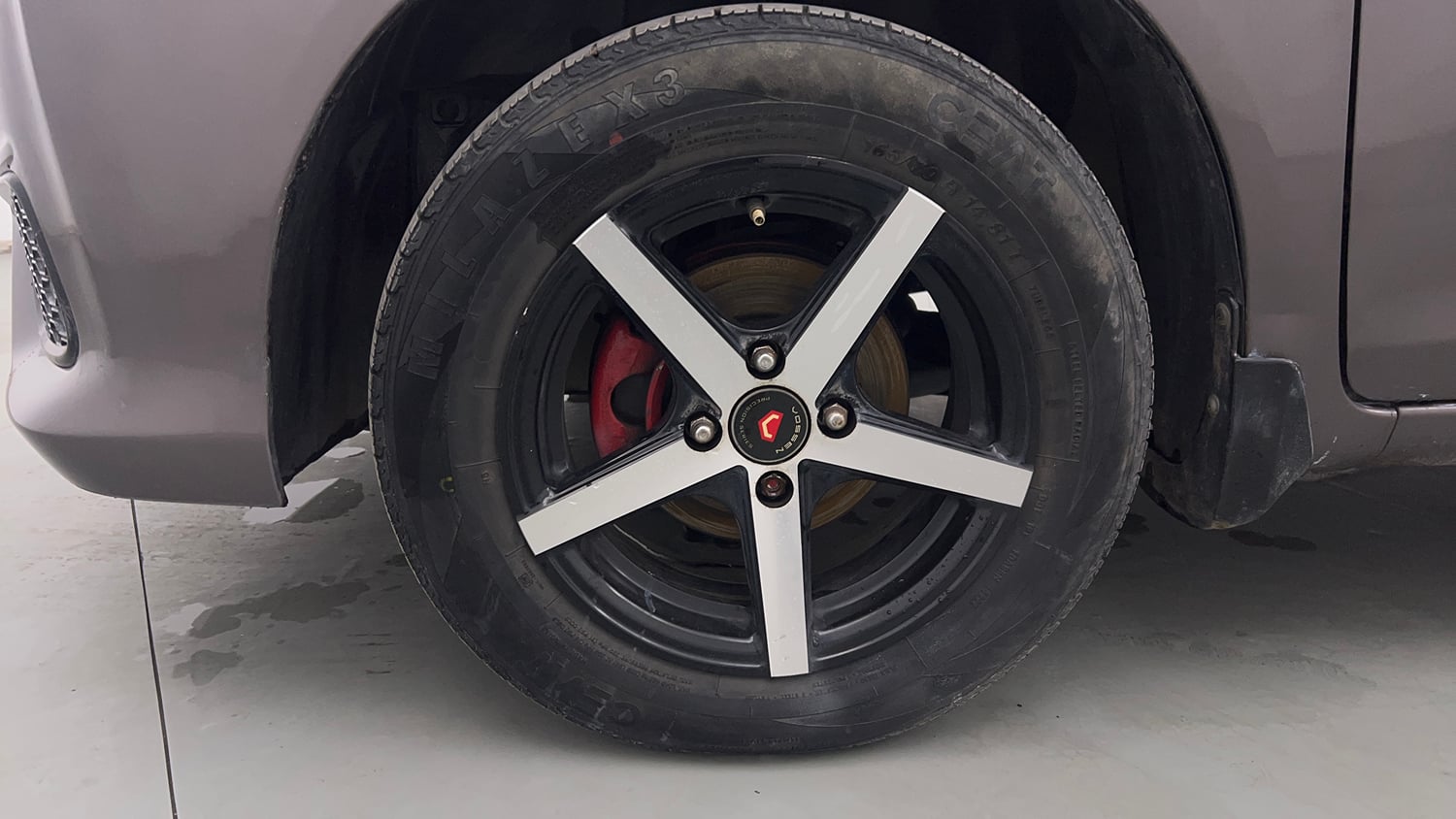Used 2016 Honda Brio S MT Petrol Manual tyres LEFT FRONT TYRE RIM VIEW