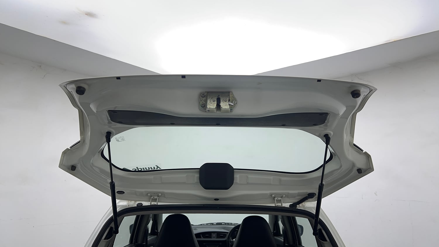 Used 2016 Maruti Suzuki Alto K10 VXi (O) Petrol Manual interior DICKY DOOR OPEN VIEW