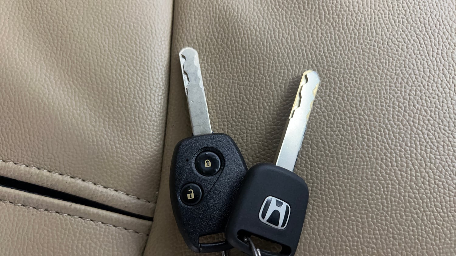 Used 2014 Honda Amaze 1.2 VX i-VTEC Petrol Manual extra CAR KEY VIEW