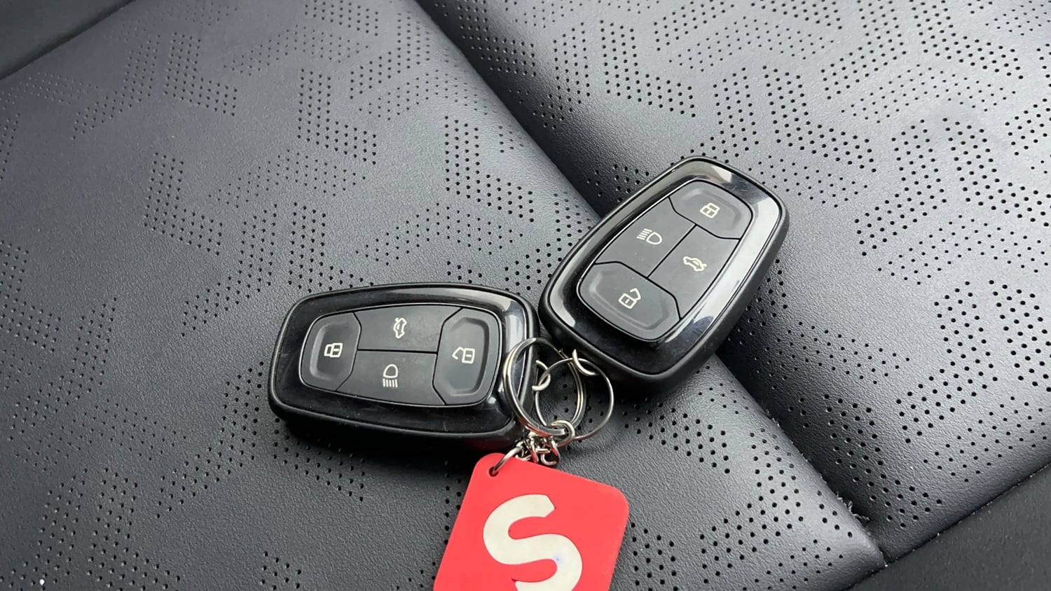Used 2022 Tata Altroz XZA Plus Petrol Petrol Automatic extra CAR KEY VIEW
