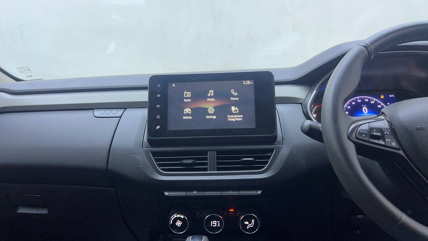 Used 2021 Renault Kiger RXZ Turbo CVT Petrol Automatic interior MUSIC SYSTEM & AC CONTROL VIEW