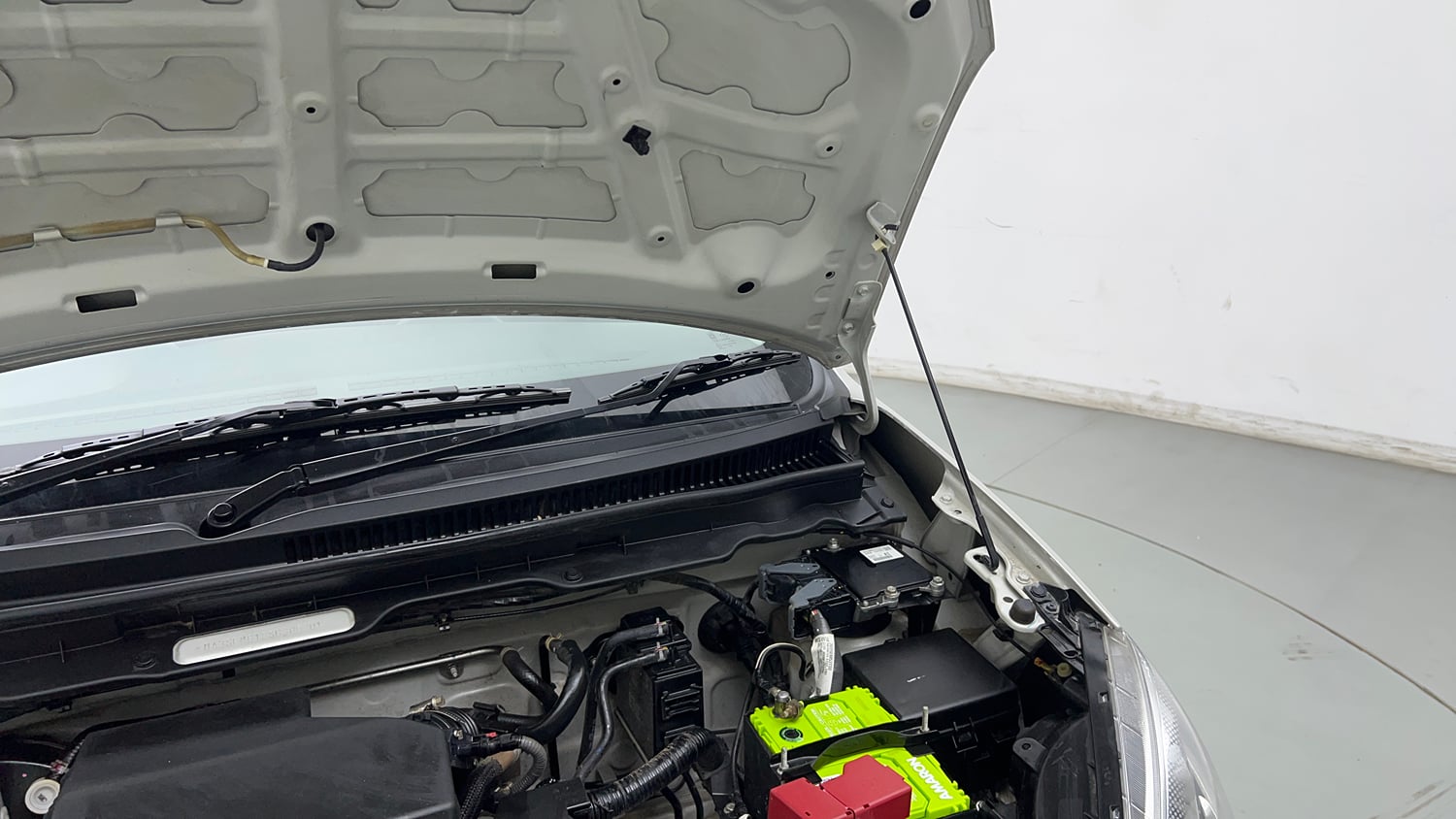 Used 2025 Maruti Suzuki Alto K10 VXi Plus (O) Petrol Manual engine ENGINE LEFT SIDE HINGE & APRON VIEW
