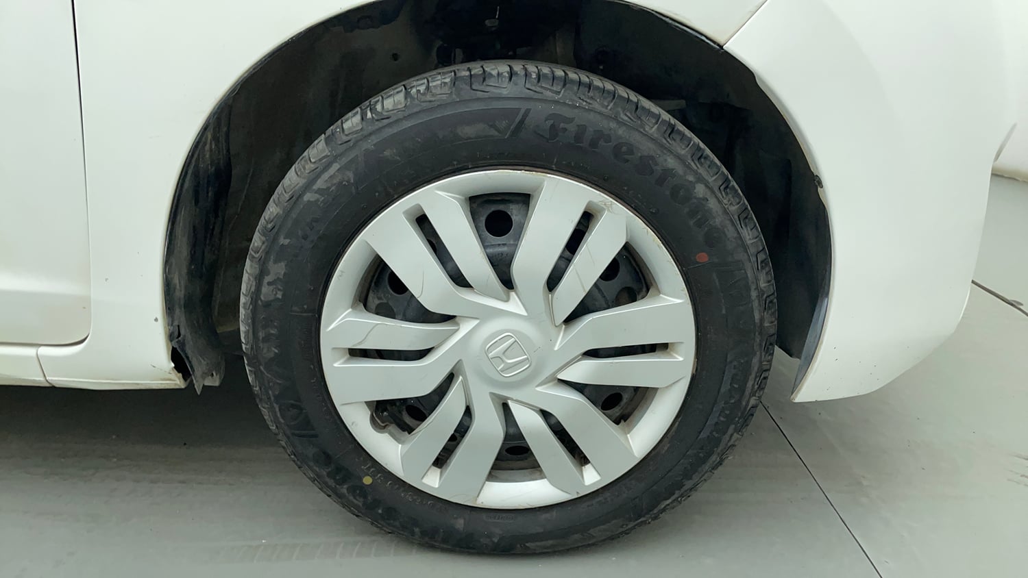 Used 2015 Honda Jazz SV Petrol Petrol Manual tyres RIGHT FRONT TYRE RIM VIEW