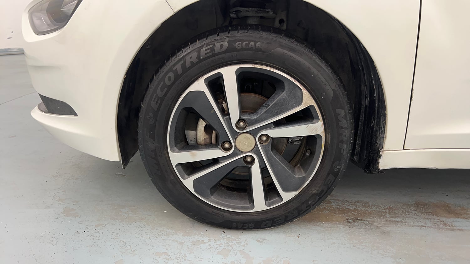 Used 2022 Tata Altroz XZ Plus Diesel Diesel Manual tyres LEFT FRONT TYRE RIM VIEW