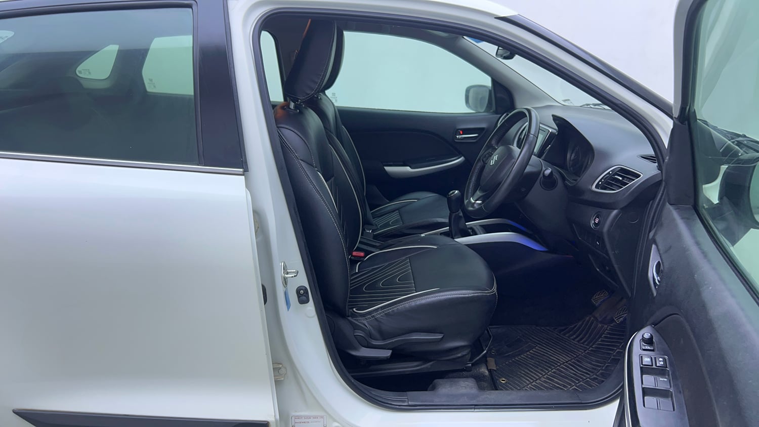 Used 2018 Maruti Suzuki Baleno Alpha 1.2 Petrol Manual interior RIGHT SIDE FRONT DOOR CABIN VIEW