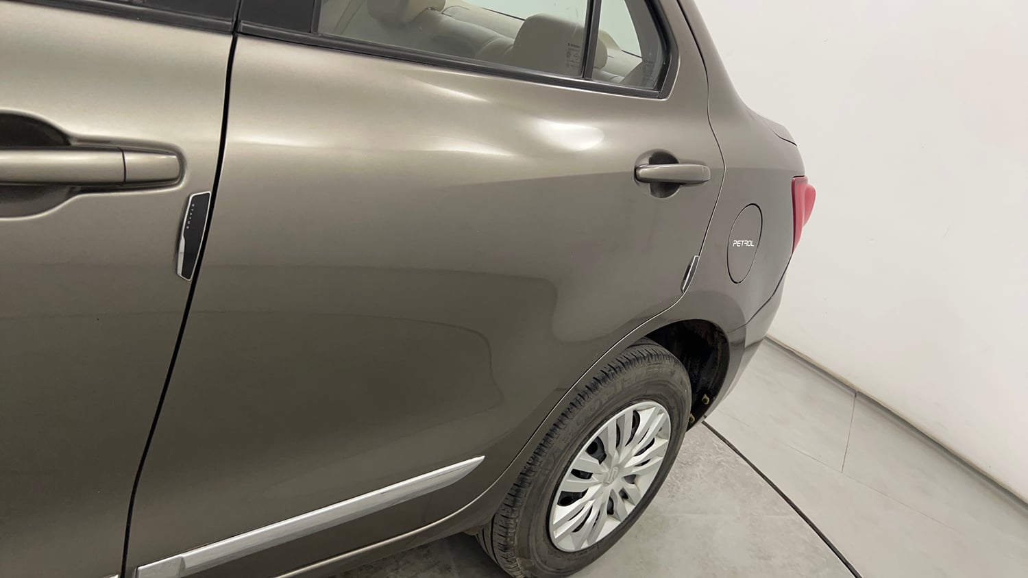 Used 2019 Maruti Suzuki Dzire VXi Petrol Manual dents MINOR SCRATCH