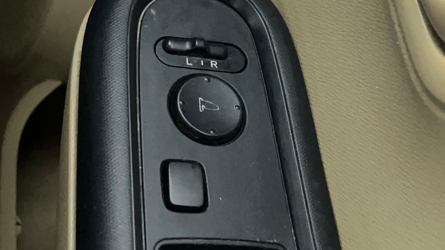 Used 2016 Honda Brio S MT Petrol Manual top_features Adjustable ORVM