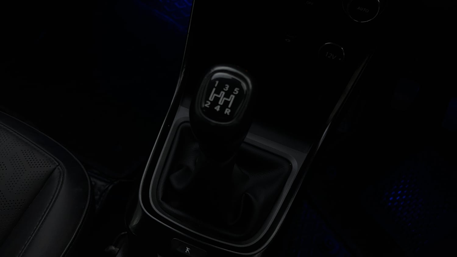 Used 2022 Tata Altroz XZ Plus i-Turbo Petrol Dark Edition Petrol Manual interior GEAR  KNOB VIEW