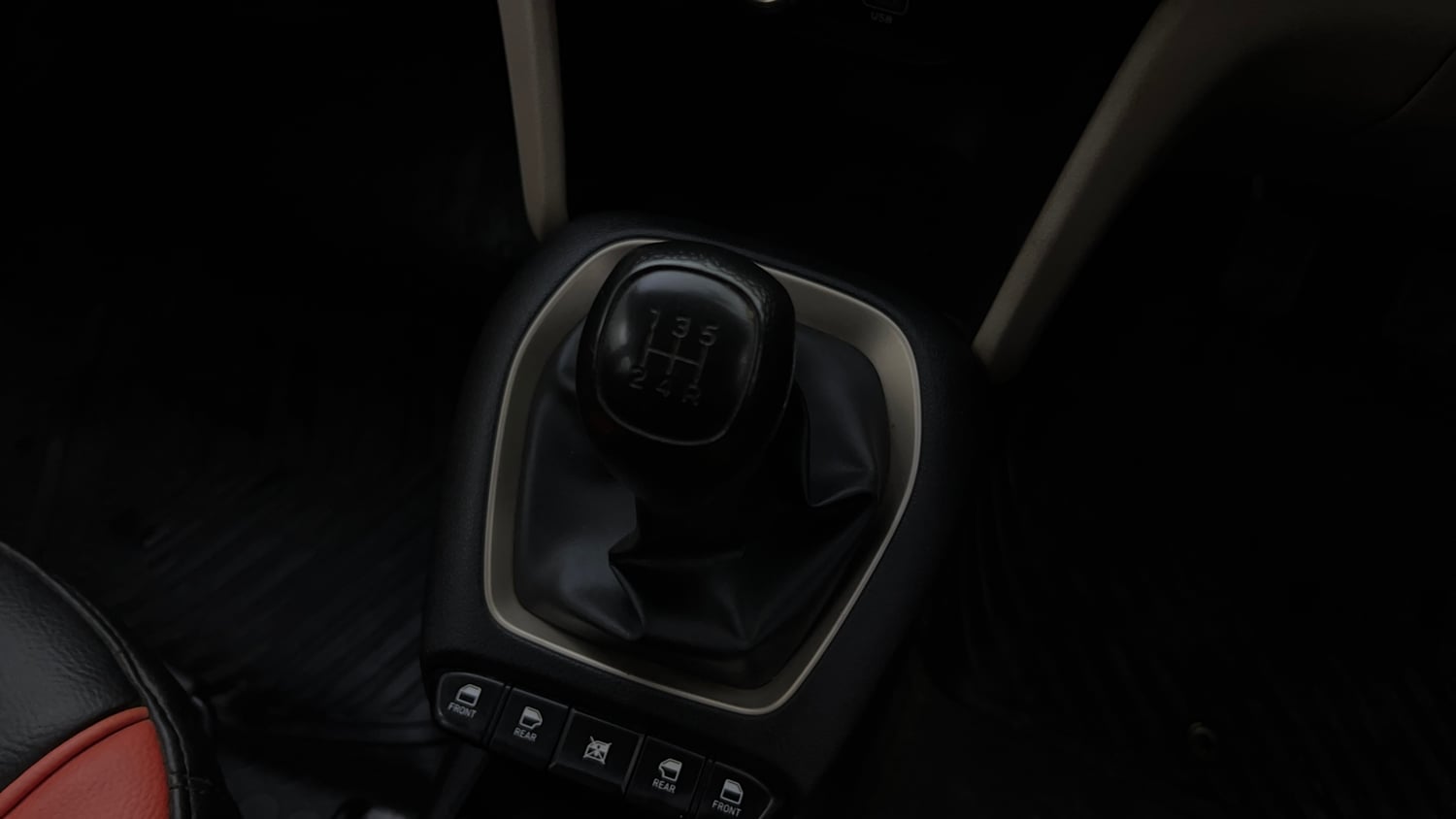 Used 2019 Hyundai Santro Sportz Petrol Manual interior GEAR  KNOB VIEW