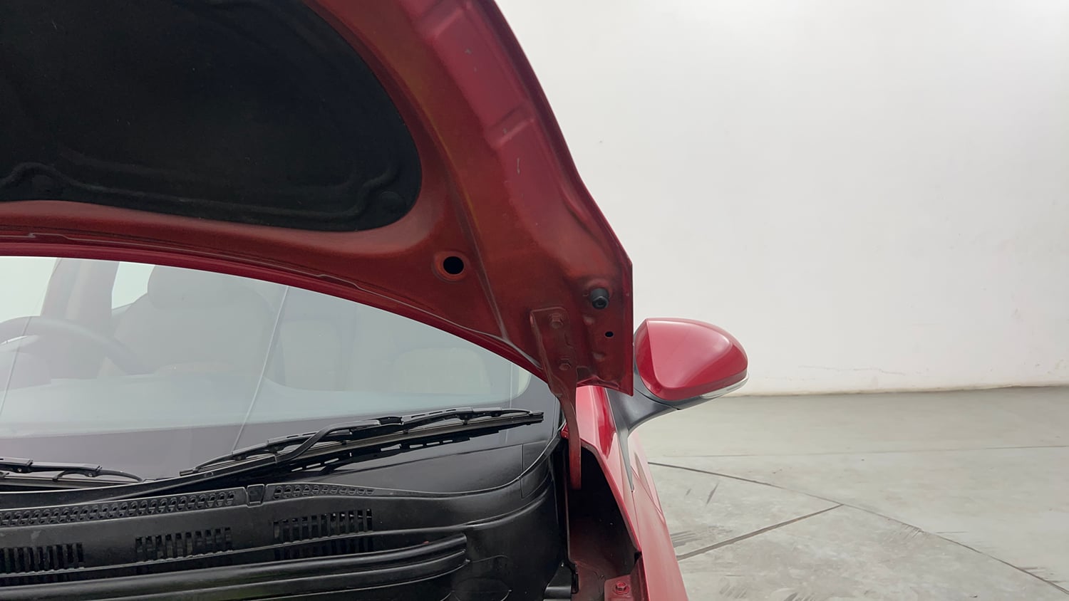 Used 2016 Hyundai Xcent SX 1.1 CRDi Diesel Manual engine ENGINE LEFT SIDE HINGE & APRON VIEW