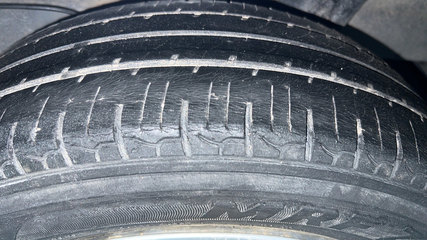 Used 2021 Hyundai Santro Sportz Petrol Manual tyres LEFT REAR TYRE TREAD VIEW