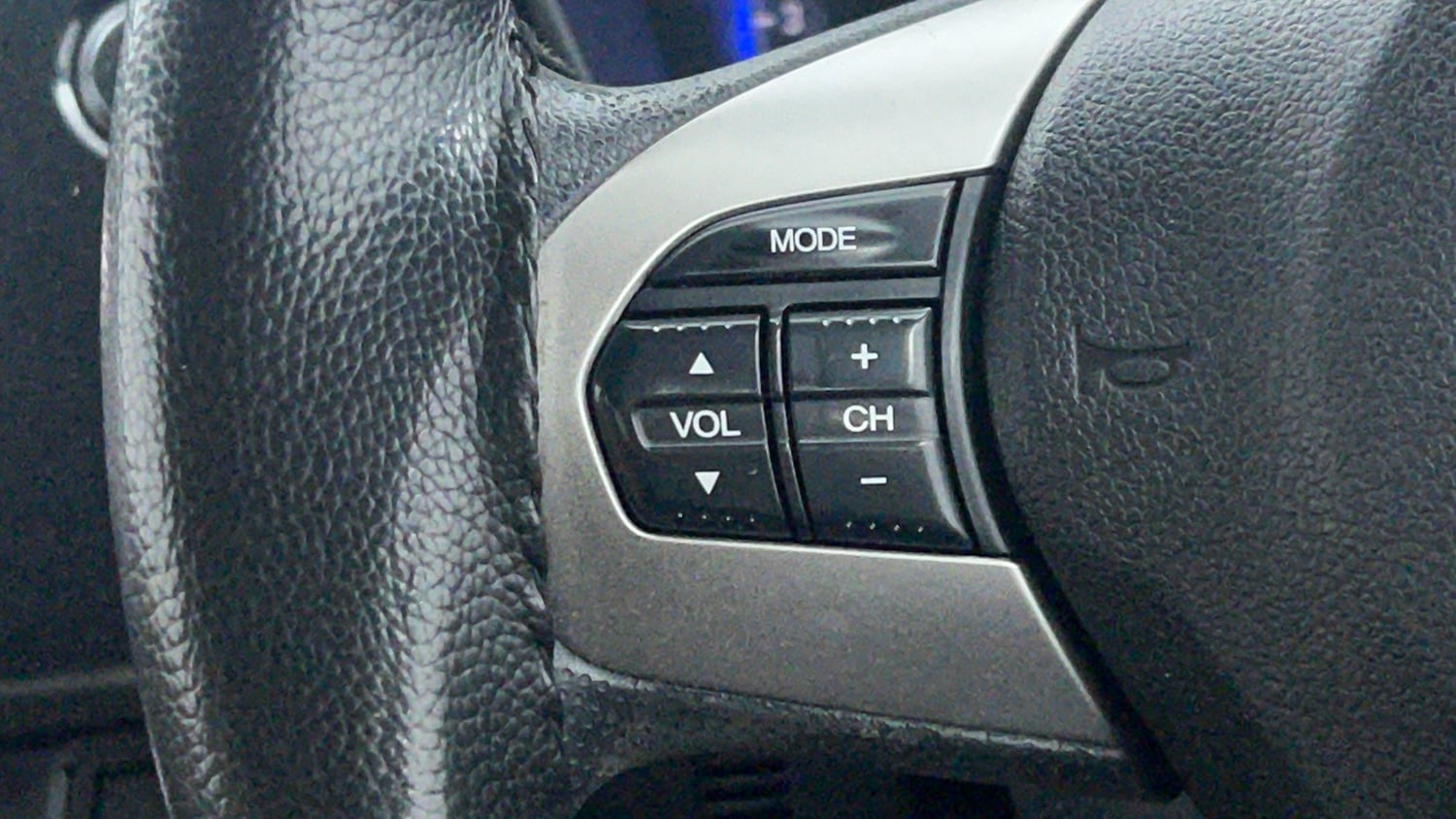 Used 2016 Honda Brio S MT Petrol Manual top_features Steering mounted controls