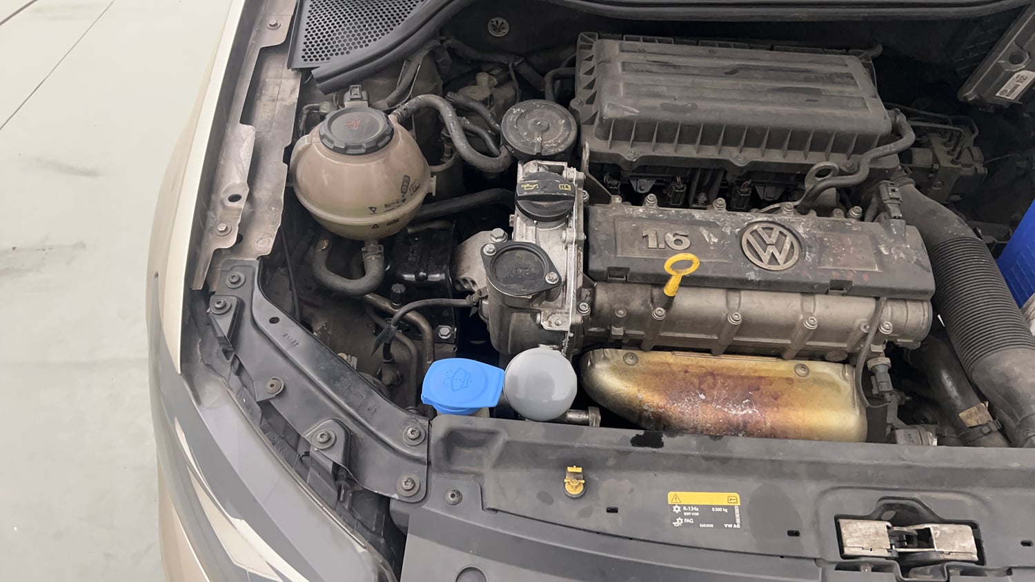 Used 2019 Volkswagen Vento Highline 1.6 (P) Petrol Manual engine ENGINE RIGHT SIDE VIEW