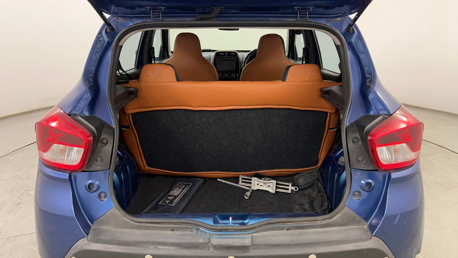 Used 2018 Renault Kwid CLIMBER 1.0 Petrol Manual interior DICKY INSIDE VIEW
