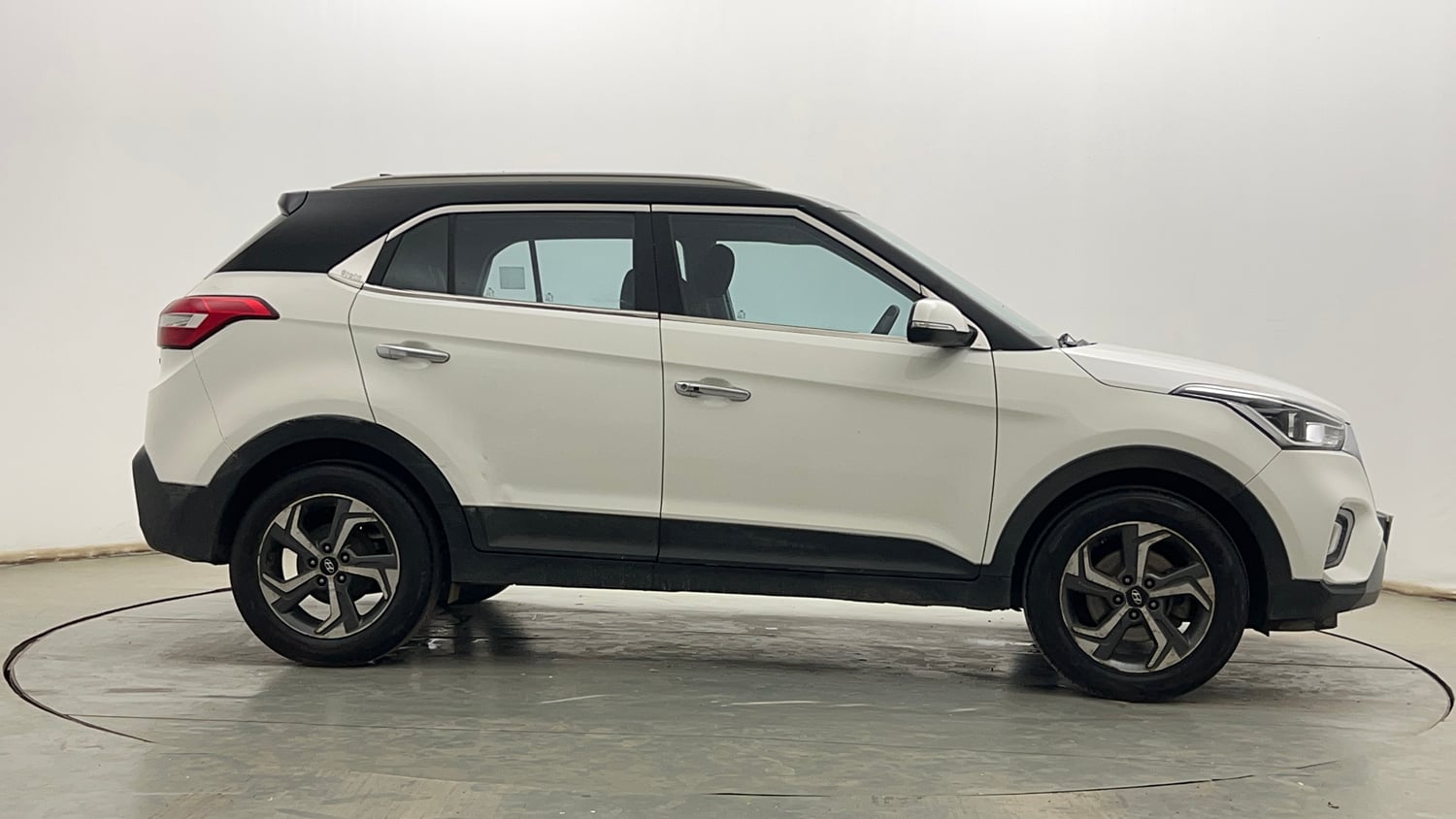 Used 2019 Hyundai Creta SX 1.6 Dual Tone Petrol Petrol Manual exterior RIGHT SIDE VIEW