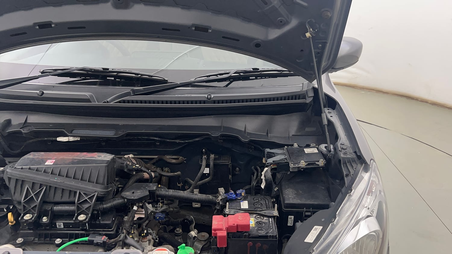 Used 2023 Maruti Suzuki Celerio VXi Petrol Manual engine ENGINE LEFT SIDE HINGE & APRON VIEW