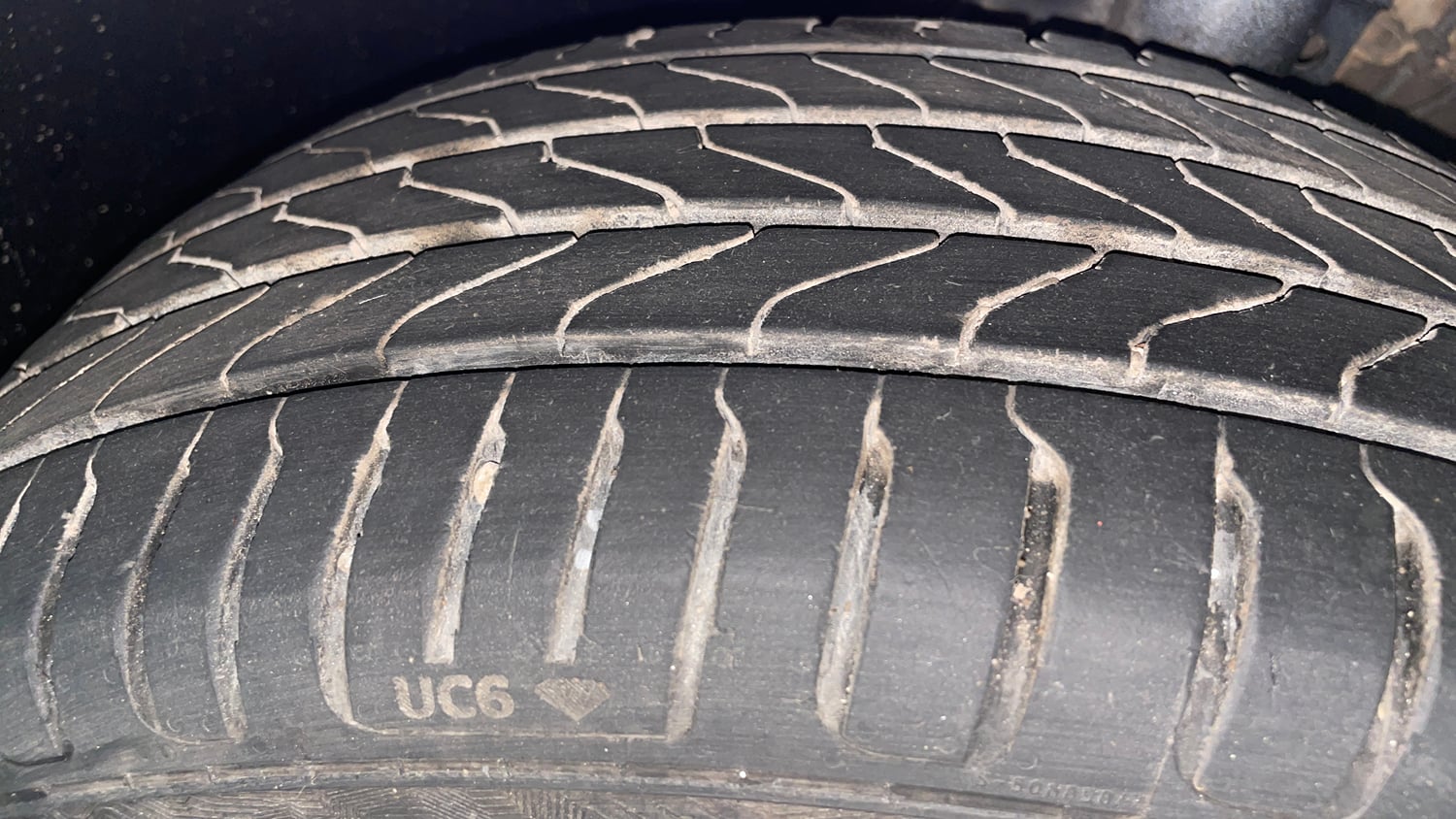 Used 2014 Volkswagen Polo Comfortline 1.2L (P) Petrol Manual tyres LEFT FRONT TYRE TREAD VIEW